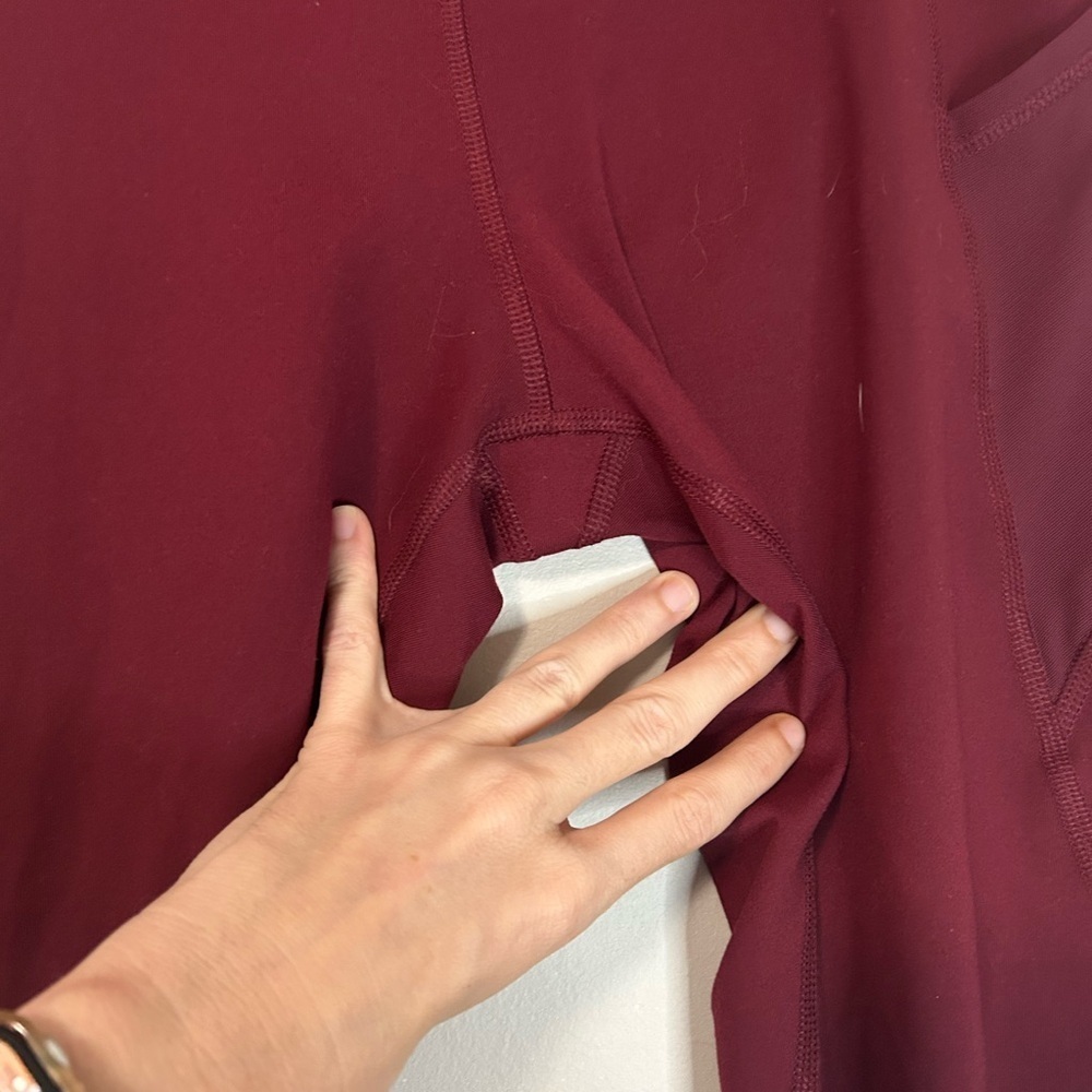 Old Navy Active Maroon Leggings, Size XS - Picture 4 of 8